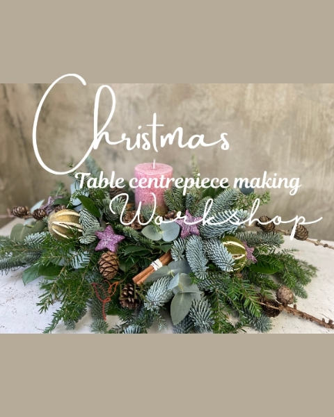 Christmas Table Centrepiece 13.12.2025